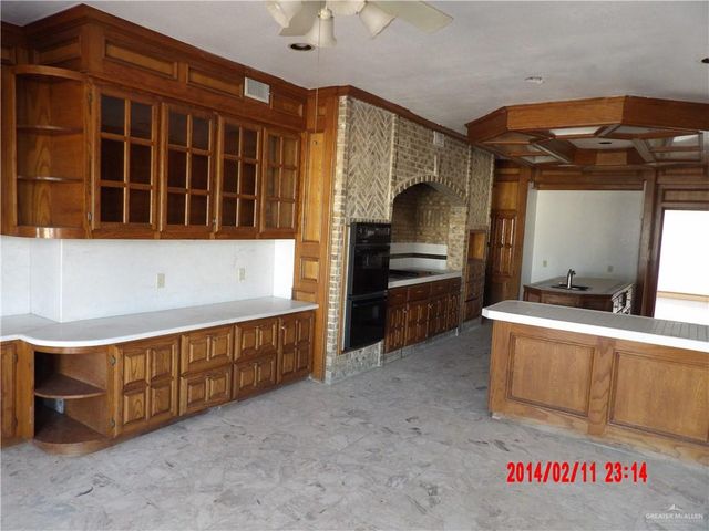 3324 N International N Boulevard, Mercedes, TX 78570