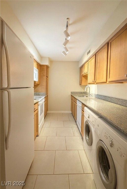 Image 5 of property listing at 698 Oakmont Avenue 1310, Las Vegas, NV 89109