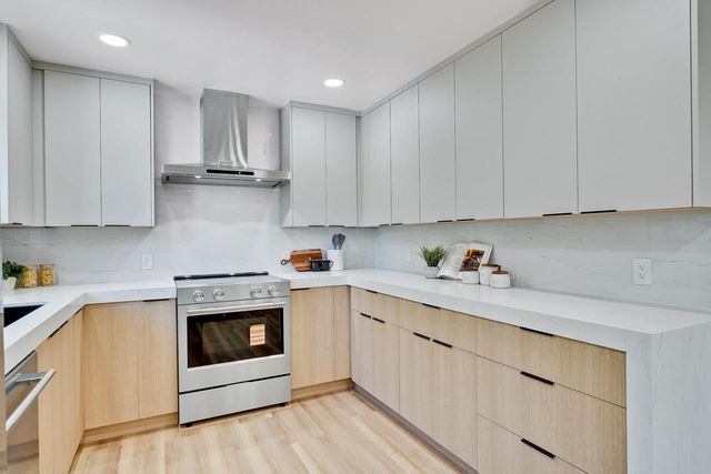 2434 Le Bain Drive, San Jose, CA 95130