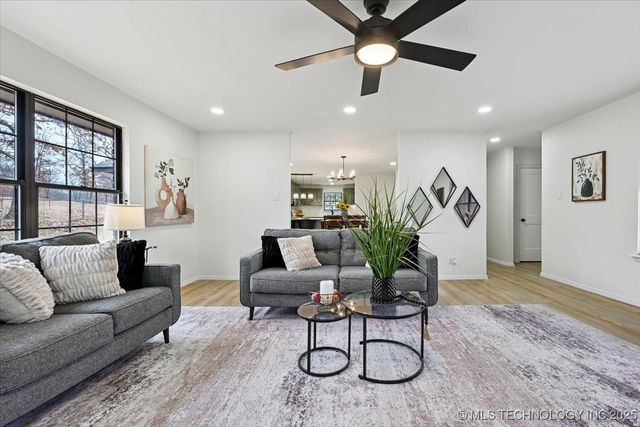 16561 N 56th West Avenue, Skiatook, OK 74070