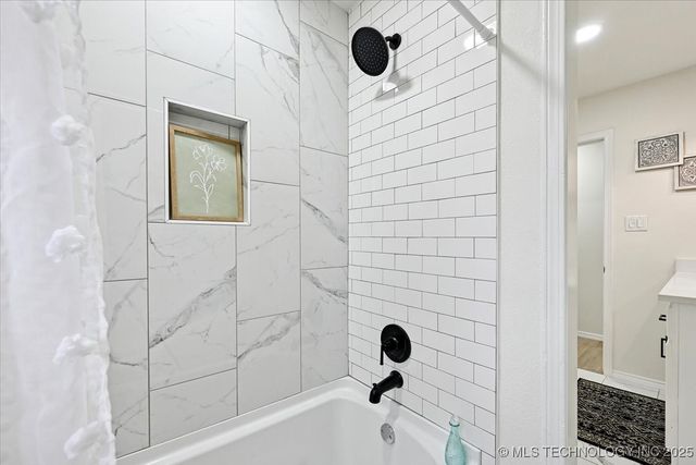 16561 N 56th West Avenue, Skiatook, OK 74070