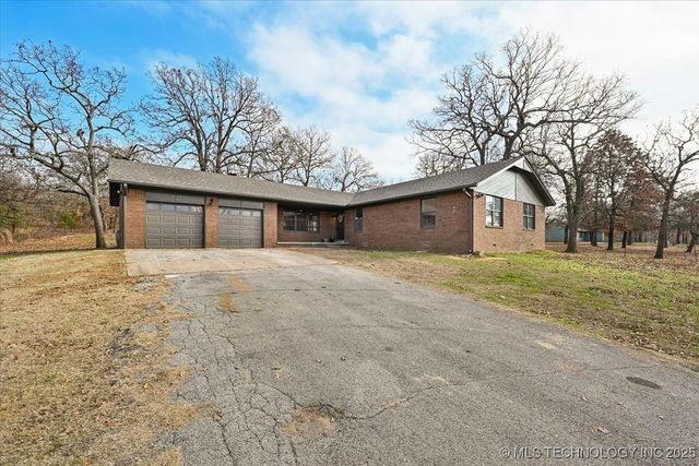 16561 N 56th West Avenue, Skiatook, OK 74070