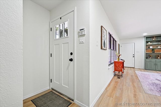 16561 N 56th West Avenue, Skiatook, OK 74070