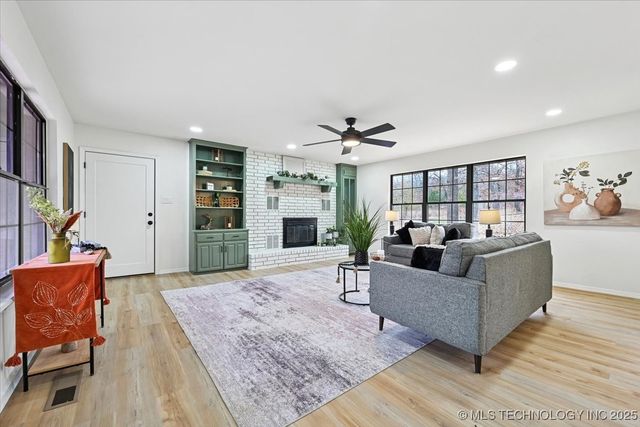 16561 N 56th West Avenue, Skiatook, OK 74070