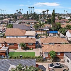 1715 E 65th Street, Los Angeles, CA 90001
