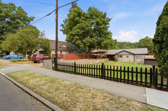 1103 E 12th Ave, Spokane, WA 99202