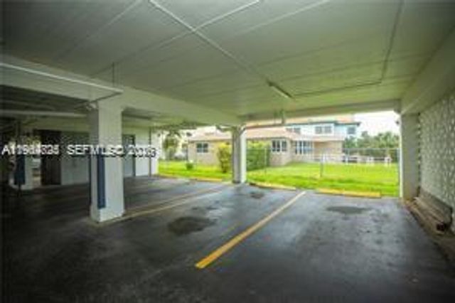 1960 Marseille Dr 305, Miami Beach, FL 33141