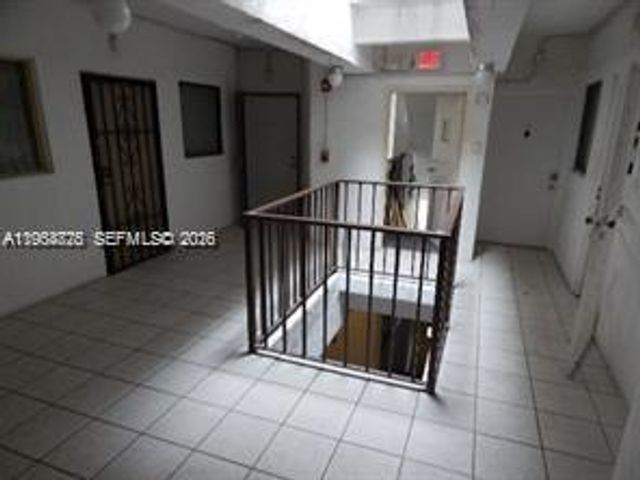 1960 Marseille Dr 305, Miami Beach, FL 33141