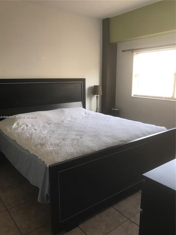 1960 Marseille Dr 305, Miami Beach, FL 33141