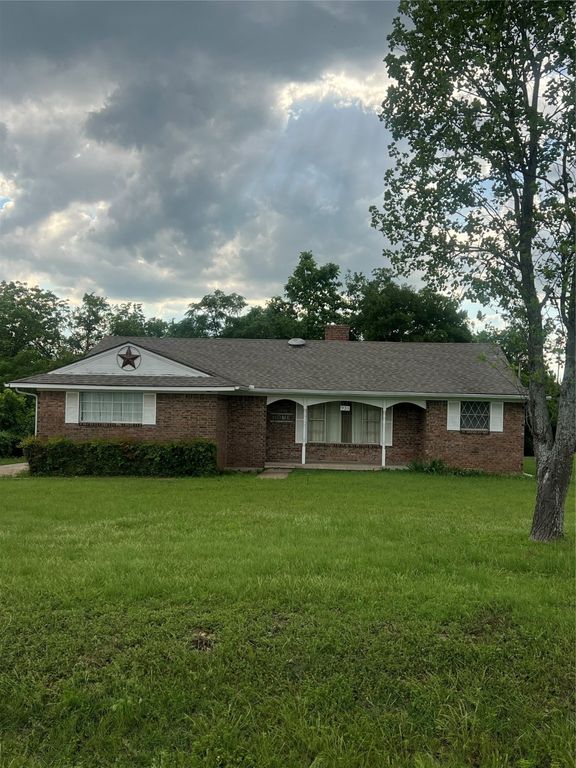 931 N 9th Street, Midlothian, TX 76065