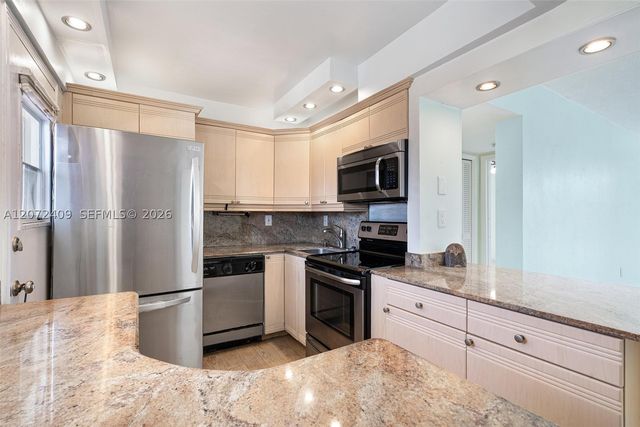 2903 Point East Dr K414, Aventura, FL 33160