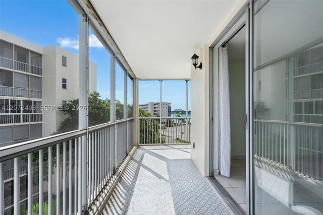 2903 Point East Dr K414, Aventura, FL 33160