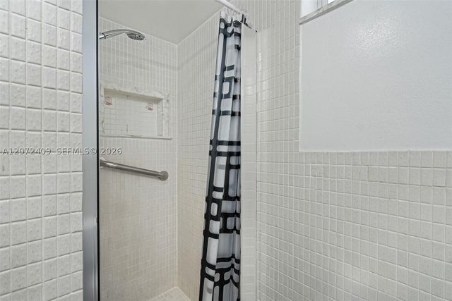 2903 Point East Dr K414, Aventura, FL 33160