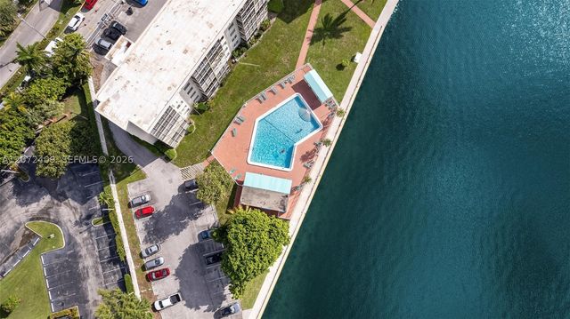2903 Point East Dr K414, Aventura, FL 33160