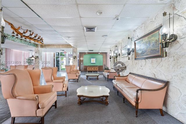 2903 Point East Dr K414, Aventura, FL 33160
