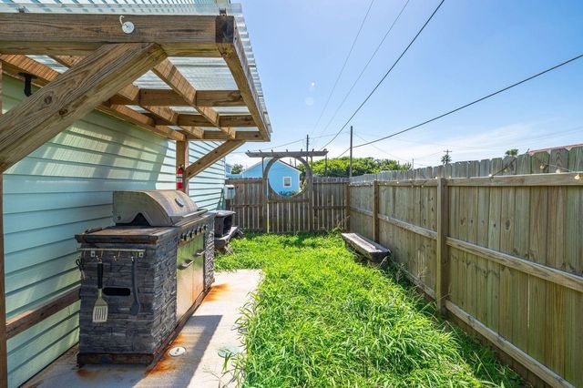 2203 56th Street, Galveston, TX 77551