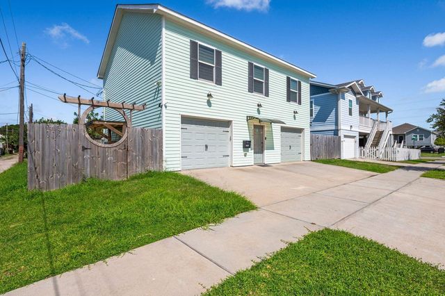 2203 56th Street, Galveston, TX 77551