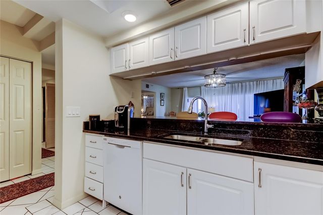 6205 SHORELINE DRIVE 1304, Seminole, FL 33708