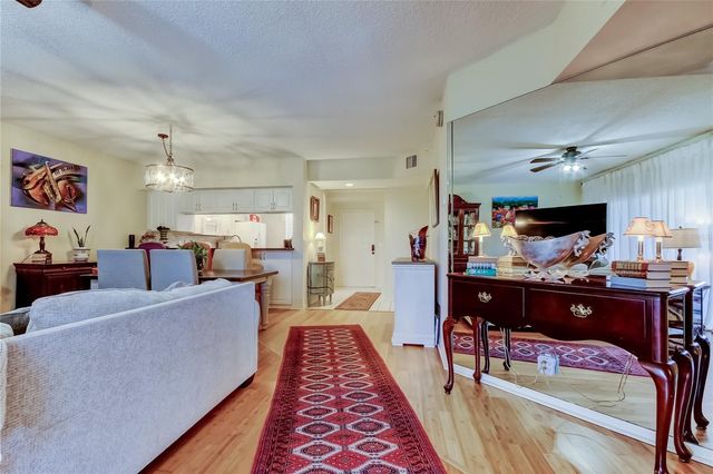 6205 SHORELINE DRIVE 1304, Seminole, FL 33708