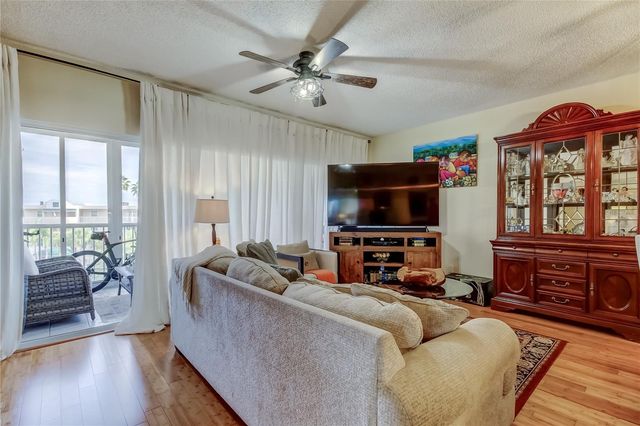 6205 SHORELINE DRIVE 1304, Seminole, FL 33708