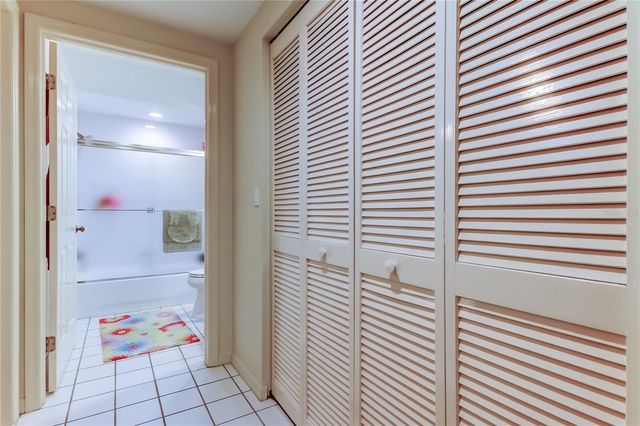 6205 SHORELINE DRIVE 1304, Seminole, FL 33708