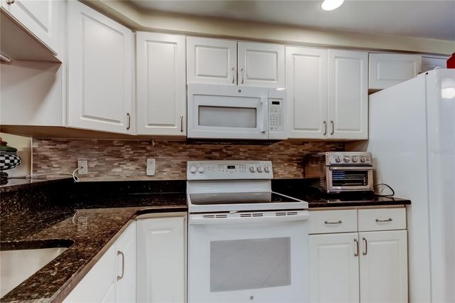 6205 SHORELINE DRIVE 1304, Seminole, FL 33708