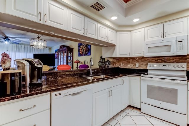 6205 SHORELINE DRIVE 1304, Seminole, FL 33708