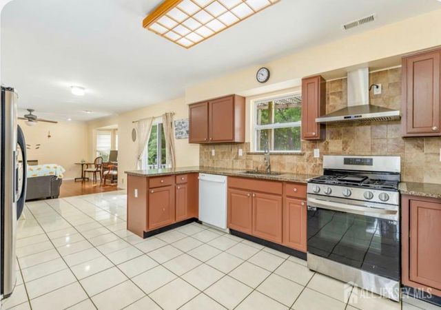 71 Lark Drive, South River, NJ 08882
