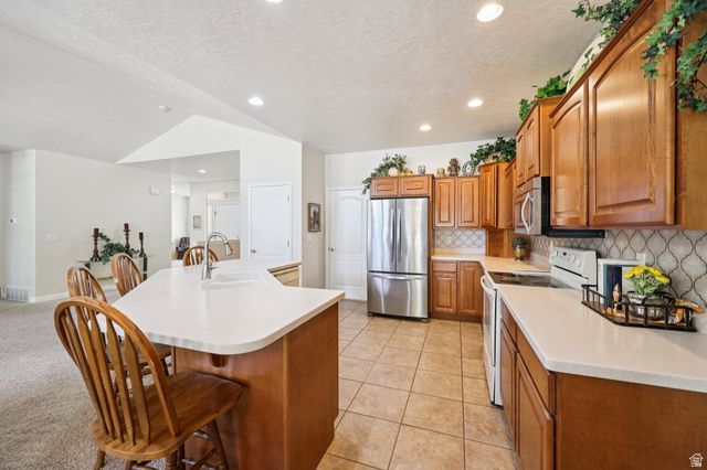 1534 W HOMECOMING AVE, South Jordan, UT 84095