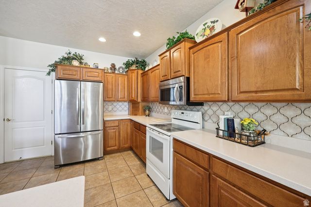 1534 W HOMECOMING AVE, South Jordan, UT 84095