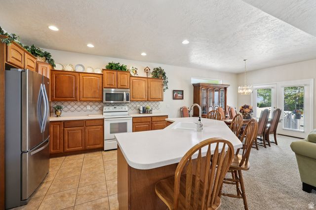 1534 W HOMECOMING AVE, South Jordan, UT 84095