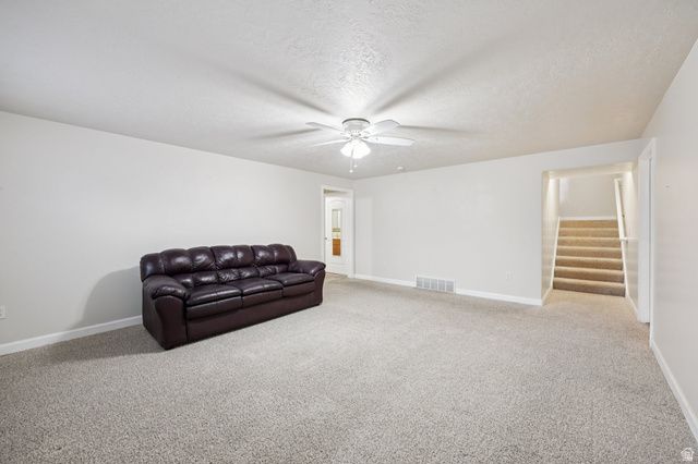 1534 W HOMECOMING AVE, South Jordan, UT 84095