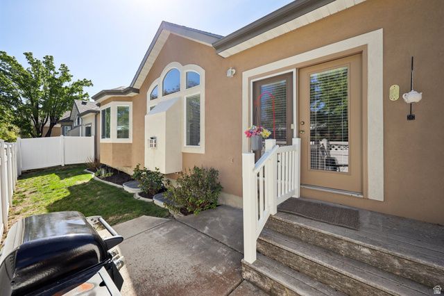 1534 W HOMECOMING AVE, South Jordan, UT 84095