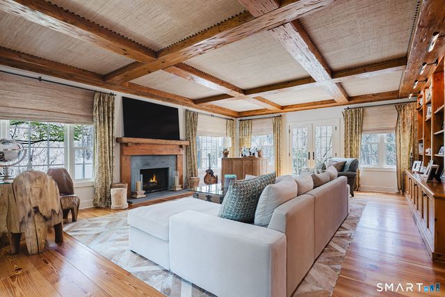 34 Laurel Lake West, Weston, CT 06883