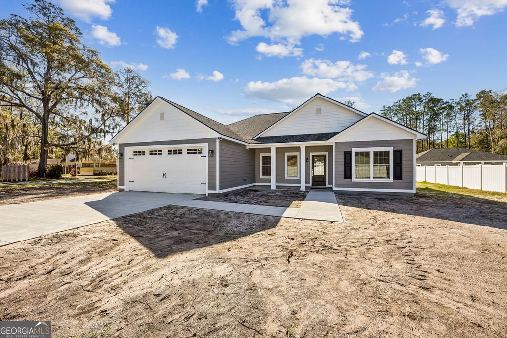 110 Robinson Street, Folkston, GA 31537