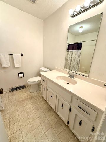 1106 Laurel Woods Drive, Gastonia, NC 28052