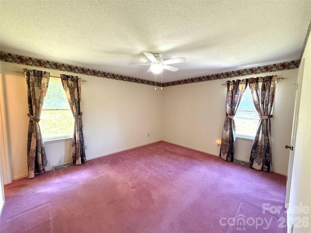 1106 Laurel Woods Drive, Gastonia, NC 28052