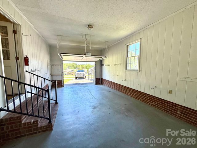 1106 Laurel Woods Drive, Gastonia, NC 28052