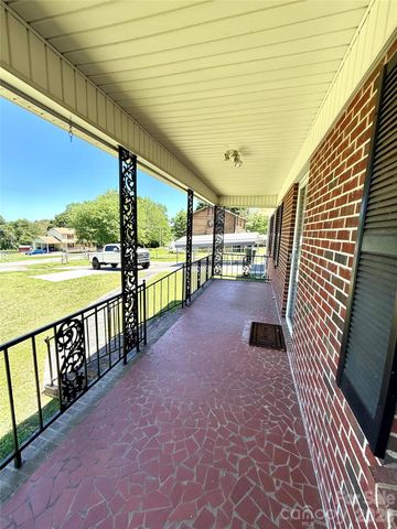 1106 Laurel Woods Drive, Gastonia, NC 28052
