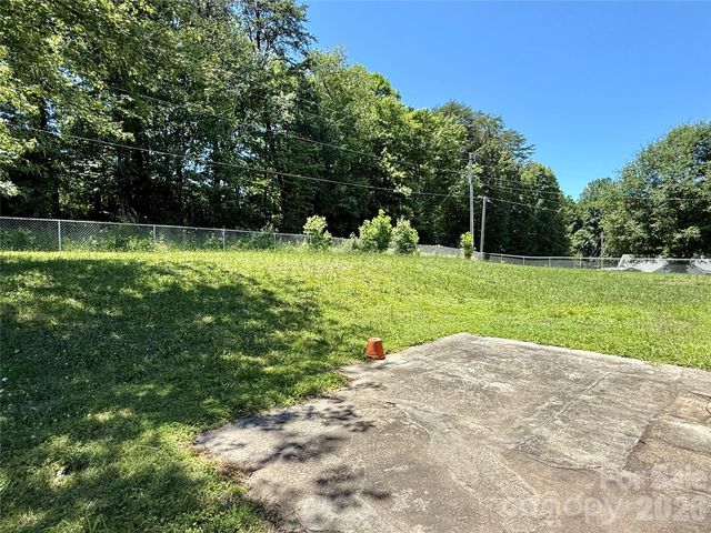 1106 Laurel Woods Drive, Gastonia, NC 28052