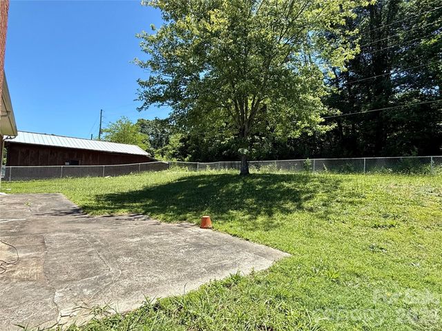 1106 Laurel Woods Drive, Gastonia, NC 28052