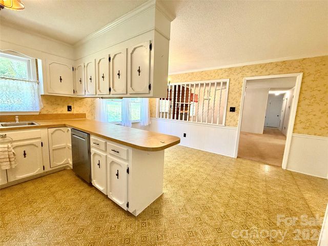 1106 Laurel Woods Drive, Gastonia, NC 28052