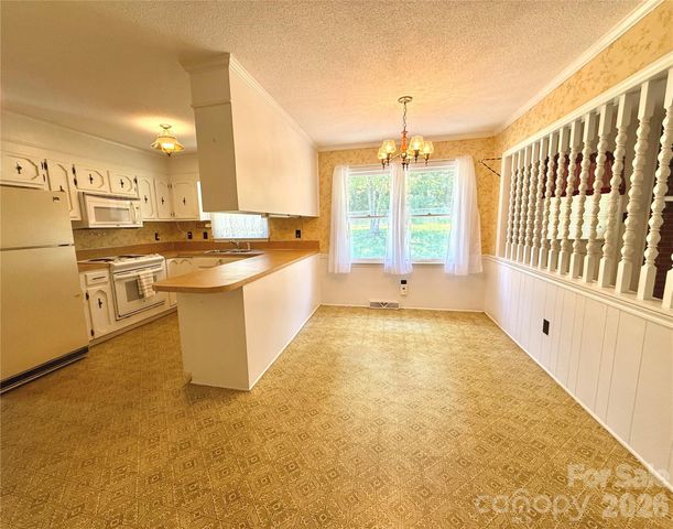 1106 Laurel Woods Drive, Gastonia, NC 28052
