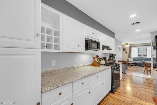 912 Dawnwood Drive, Parma, OH 44134