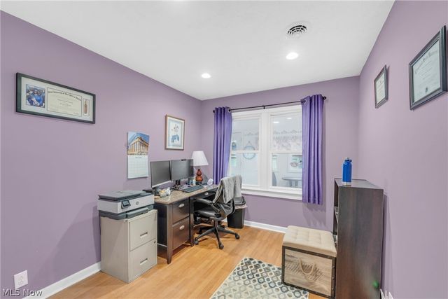 912 Dawnwood Drive, Parma, OH 44134