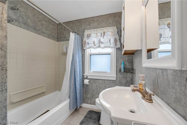 912 Dawnwood Drive, Parma, OH 44134