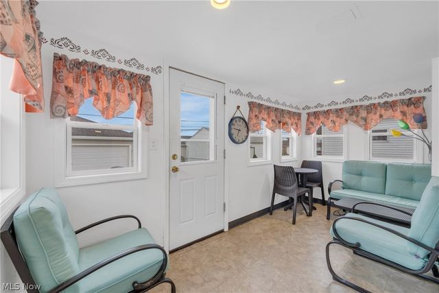 912 Dawnwood Drive, Parma, OH 44134