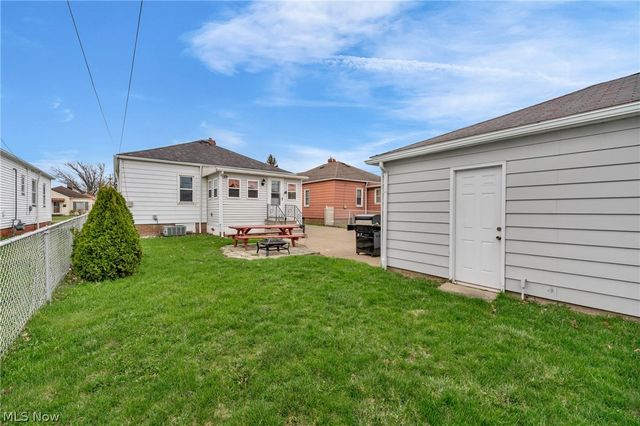 912 Dawnwood Drive, Parma, OH 44134