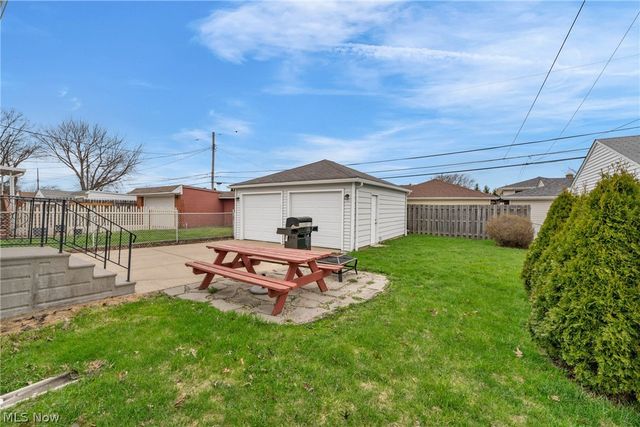 912 Dawnwood Drive, Parma, OH 44134