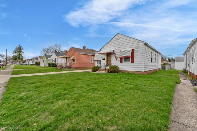 912 Dawnwood Drive, Parma, OH 44134